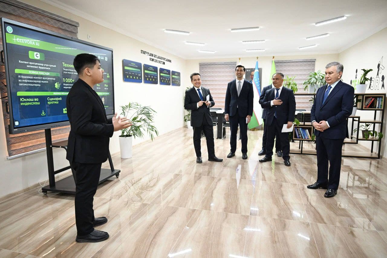 Президент встретился с молодежью в Самарканде