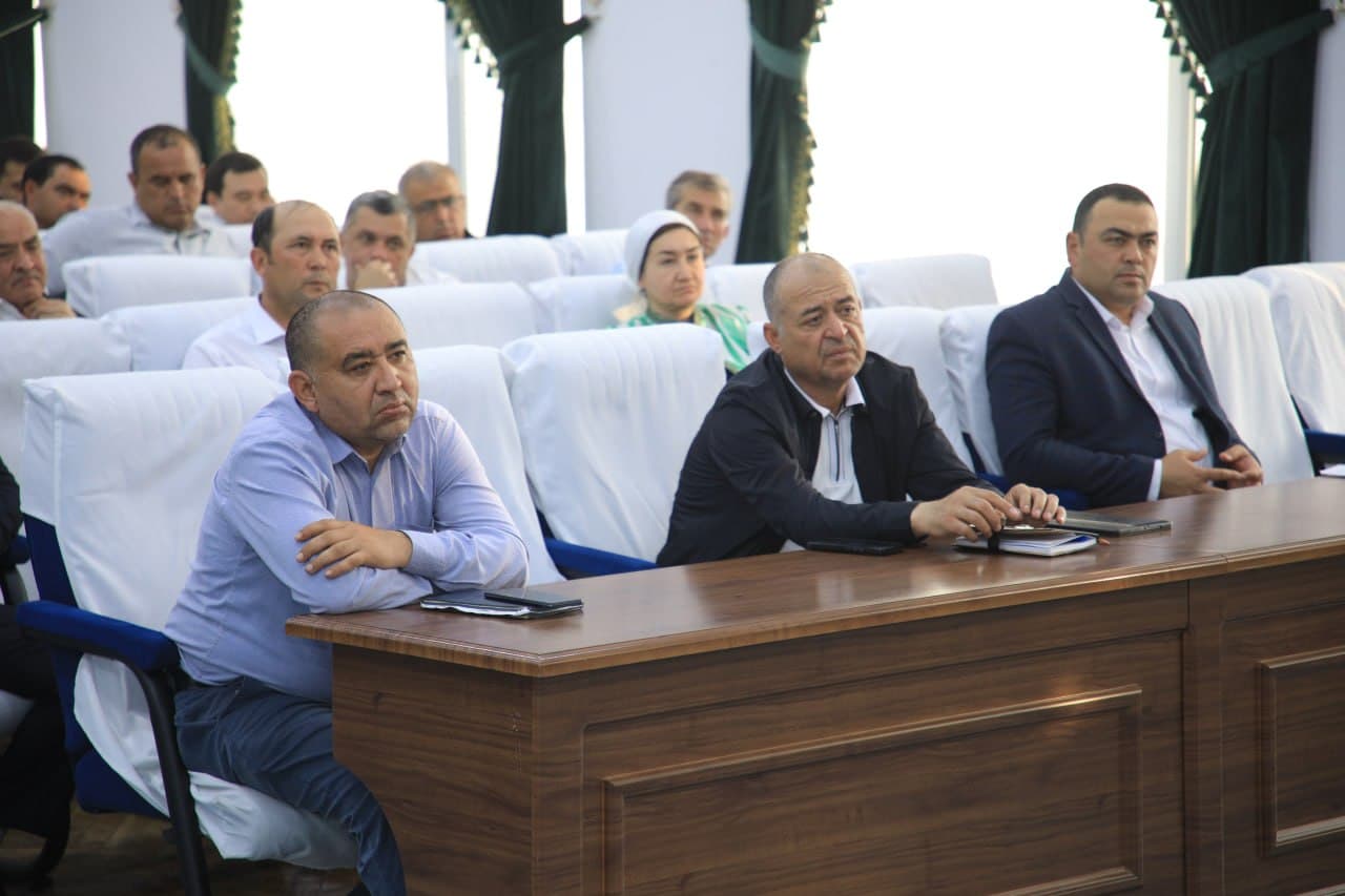 “Raqamli mahalla” sari muhim qadam: Quvasoyda o‘quv seminari tashkil etildi