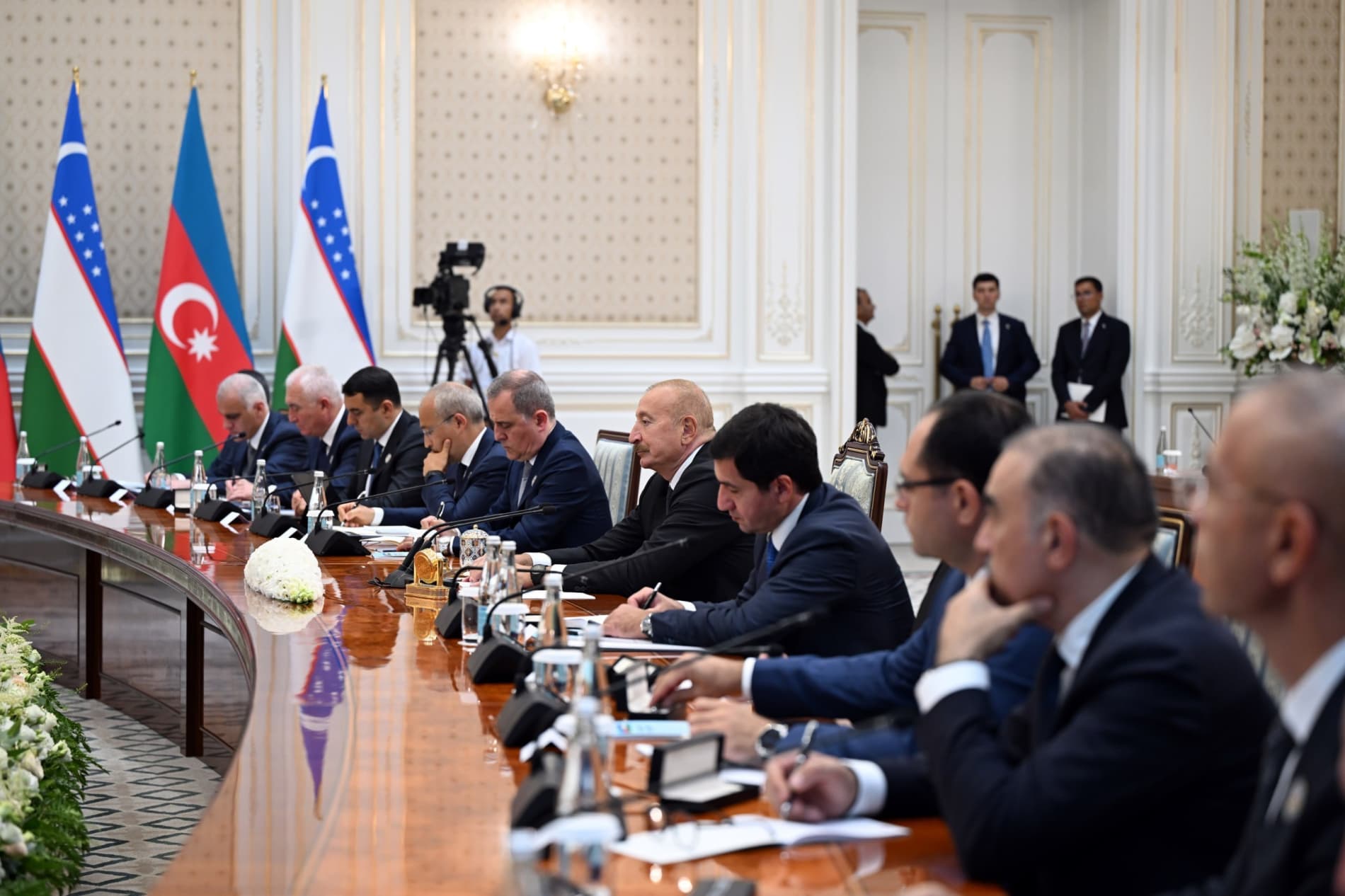President of Azerbaijan accorded official welcome
