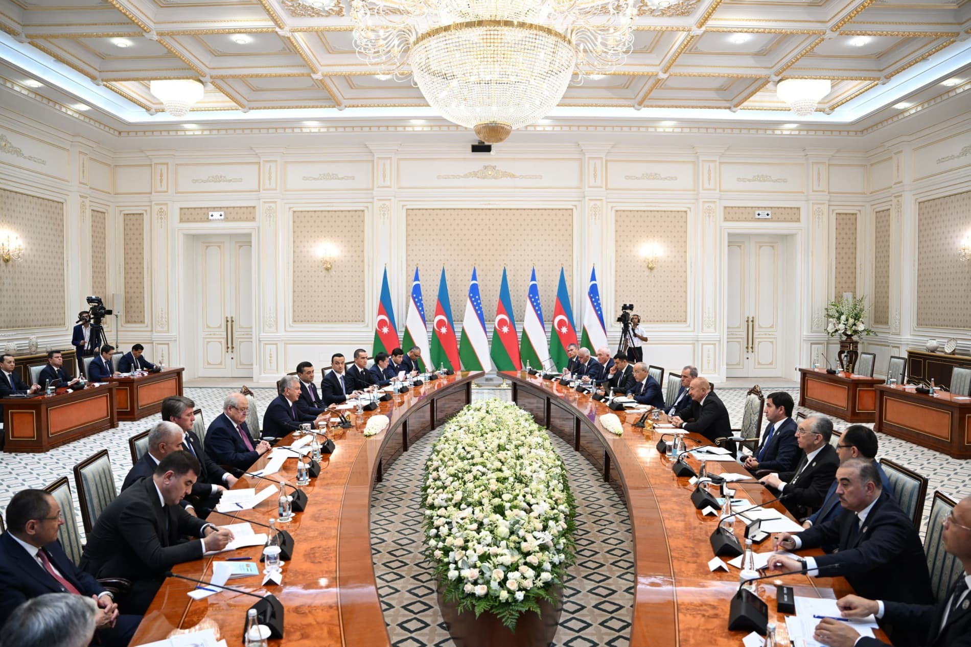 President of Azerbaijan accorded official welcome
